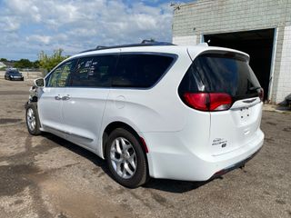 2020 Chrysler Pacifica 35th Anniversary Touring L - Exterior Rear Left Corner Image